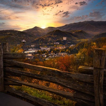 River Song, Near River, Hot Tub, Foosball, Wifi 1089 Free Tickets Each Paid Day, Dollywood And More Сев'єрвілл Екстер'єр фото