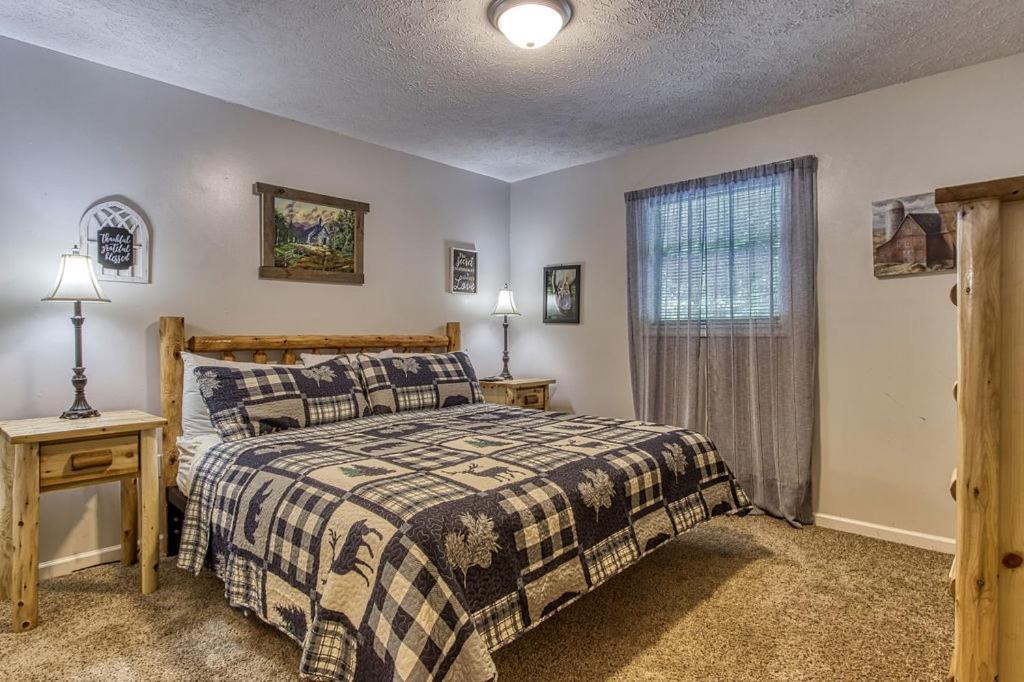 River Song, Near River, Hot Tub, Foosball, Wifi 1089 Free Tickets Each Paid Day, Dollywood And More Сев'єрвілл Екстер'єр фото