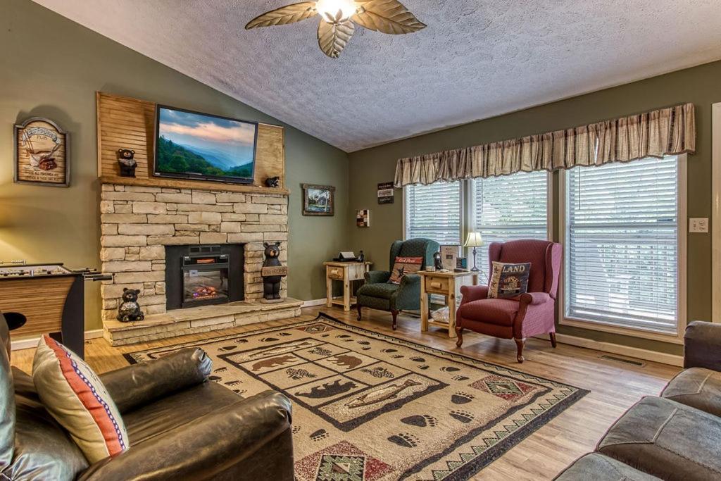 River Song, Near River, Hot Tub, Foosball, Wifi 1089 Free Tickets Each Paid Day, Dollywood And More Сев'єрвілл Екстер'єр фото